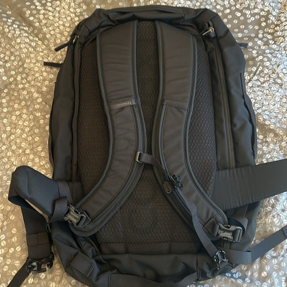 NWOT Cotopaxi Allpa 35L Travel Pack black never used - Picture 4 of 9